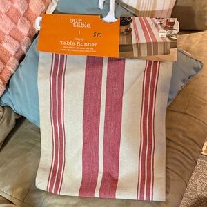 Bed Bath & Beyond Red and Cream Table Runner